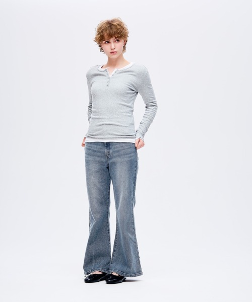 coca(coca)(コカ)の「ムーヴデニムフレアパンツ(デニムパンツ・レディース・ライトブルー/ブルー・L/M/S)」の5枚目の写真