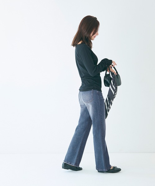 coca(coca)(コカ)の「ムーヴデニムフレアパンツ(デニムパンツ・レディース・ライトブルー/ブルー・L/M/S)」の16枚目の写真