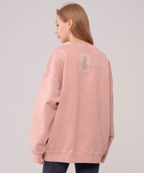 ICONOGRAPHY(アイコノグラフィー)の「PIGMENT HEAVY COTTON LABEL ART INDIGOP(スウェット・レディース・ライトピンク・LARGE/MEDIUM/X-LARGE)」の1枚目の写真