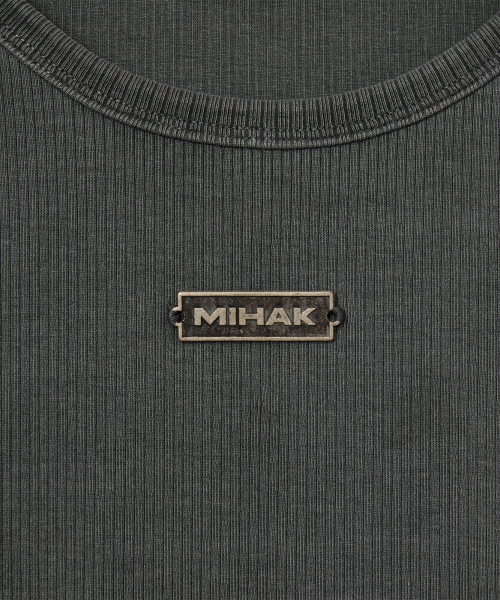 MIHAK(ミハク)の「メタルラベルピグメントダイングマッスルタンクトップ(チャコール)(Tシャツ/カットソー・メンズ・その他・1/2/3)」の11枚目の写真