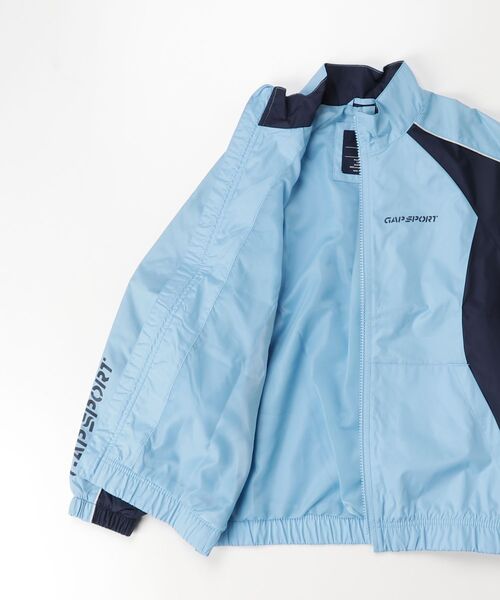 GAP(ギャップ)の「リラックスフィット カラーブロック ウィンドブレーカー (キッズ)(ナイロンジャケット・キッズ・ブルー/グレー・120cm/160cm/150cm/140cm/130cm/110cm)」の3枚目の写真