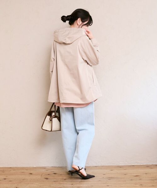 le.coeur blanc（ルクールブラン）の「ツイルストレッチフードブルゾン（ブルゾン・レディース・ネイビー/ベージュ/アイボリー・38）」の12枚目の写真