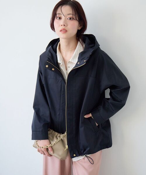 le.coeur blanc（ルクールブラン）の「ツイルストレッチフードブルゾン（ブルゾン・レディース・ネイビー/ベージュ/アイボリー・38）」の10枚目の写真