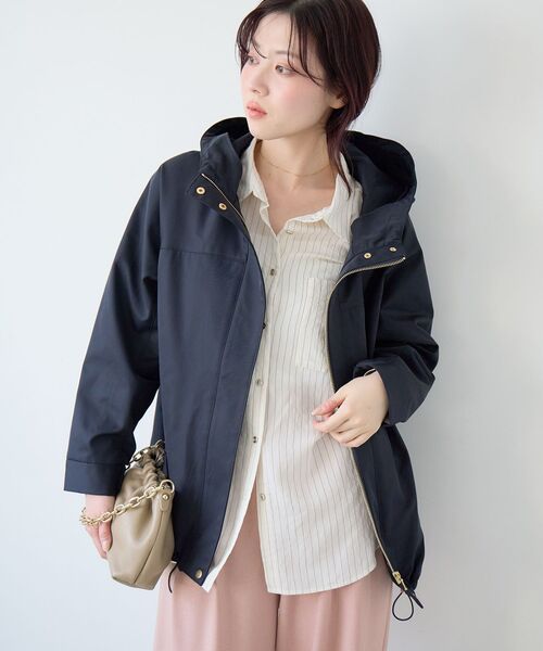 le.coeur blanc（ルクールブラン）の「ツイルストレッチフードブルゾン（ブルゾン・レディース・ネイビー/ベージュ/アイボリー・38）」の9枚目の写真