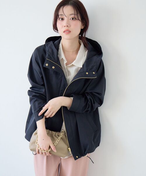 le.coeur blanc（ルクールブラン）の「ツイルストレッチフードブルゾン（ブルゾン・レディース・ネイビー/ベージュ/アイボリー・38）」の8枚目の写真