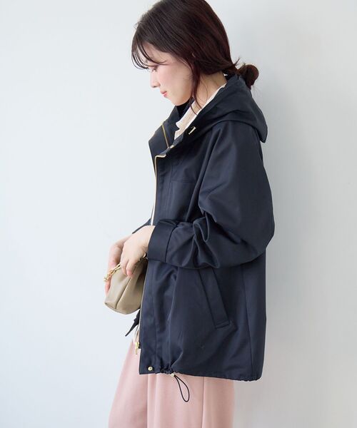 le.coeur blanc（ルクールブラン）の「ツイルストレッチフードブルゾン（ブルゾン・レディース・ネイビー/ベージュ/アイボリー・38）」の4枚目の写真