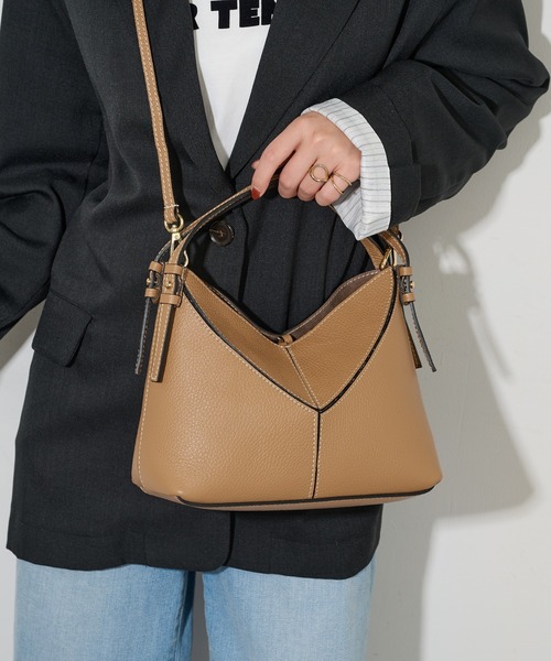 AULENTTI(オウレンティ)の「【AULENTTI】パネルレザーショルダーバッグ AP-370-DO(ショルダーバッグ・レディース・ベージュ/ブラック・FREE)」の9枚目の写真