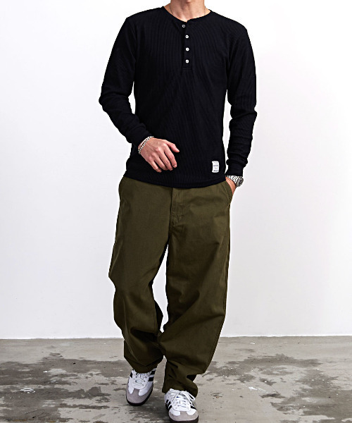 HANES(ヘインズ)の「『Hanes/ヘインズ』ワイドフィットノータックチノパンツ(チノパンツ・メンズ・カーキ/ダークベージュ/ブラック・LL/L/M)」の9枚目の写真