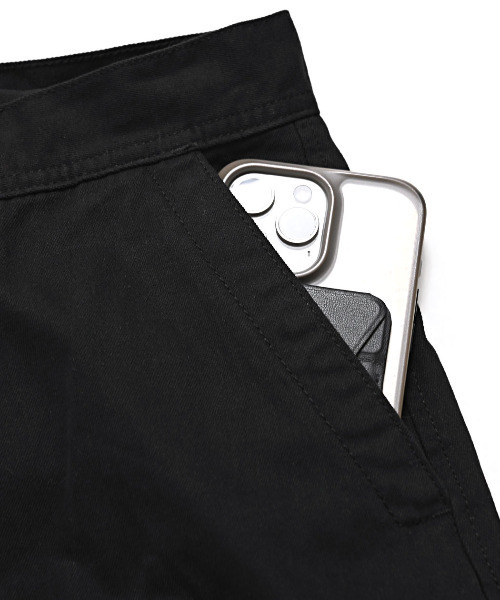 HANES(ヘインズ)の「『Hanes/ヘインズ』ワイドフィットノータックチノパンツ(チノパンツ・メンズ・カーキ/ダークベージュ/ブラック・LL/L/M)」の14枚目の写真