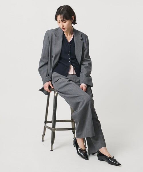 UNITED ARROWS（ユナイテッドアローズ）の「エナメル レースアップ フラットシューズ（パンプス・レディース・ブラック/ワイン・36/36h/35h/35/38/37/37h）」の4枚目の写真