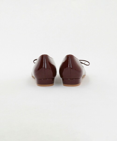 UNITED ARROWS（ユナイテッドアローズ）の「エナメル レースアップ フラットシューズ（パンプス・レディース・ブラック/ワイン・36/36h/35h/35/38/37/37h）」の12枚目の写真