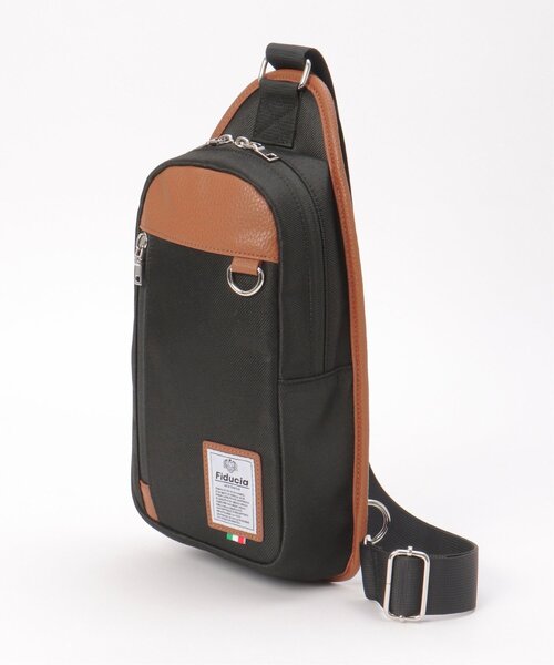 ikka（イッカ）の「配色切り替えボディバッグ（ボディバッグ/ウエストポーチ・メンズ・オリーブ/ブラック/ネイビー・FREE）」の16枚目の写真