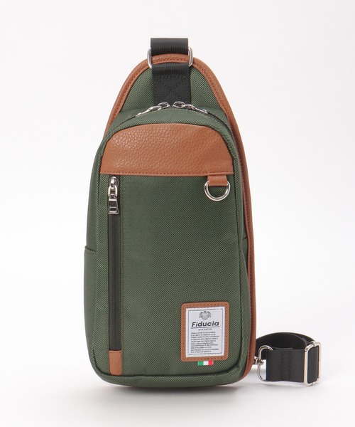 ikka（イッカ）の「配色切り替えボディバッグ（ボディバッグ/ウエストポーチ・メンズ・オリーブ/ブラック/ネイビー・FREE）」の2枚目の写真