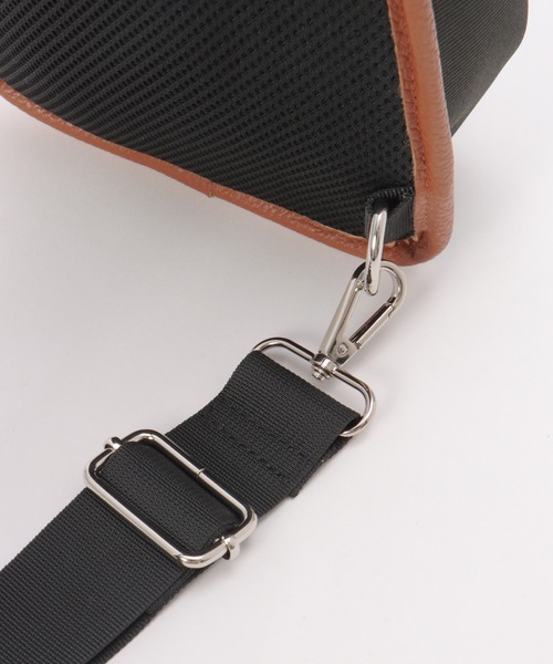 ikka（イッカ）の「配色切り替えボディバッグ（ボディバッグ/ウエストポーチ・メンズ・オリーブ/ブラック/ネイビー・FREE）」の12枚目の写真