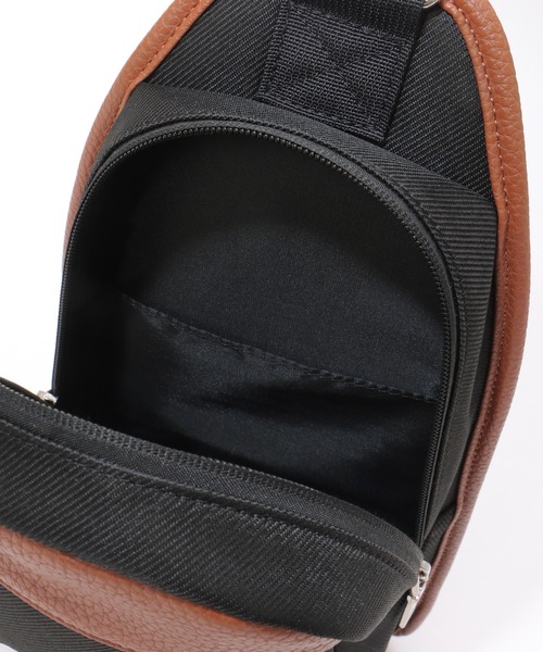 ikka（イッカ）の「配色切り替えボディバッグ（ボディバッグ/ウエストポーチ・メンズ・オリーブ/ブラック/ネイビー・FREE）」の8枚目の写真