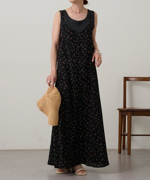 Omekashi（オメカシ）の「フラワーパネルキャミワンピース（ワンピース・レディース・ブラック/オフホワイト・38/36）」の2枚目の写真