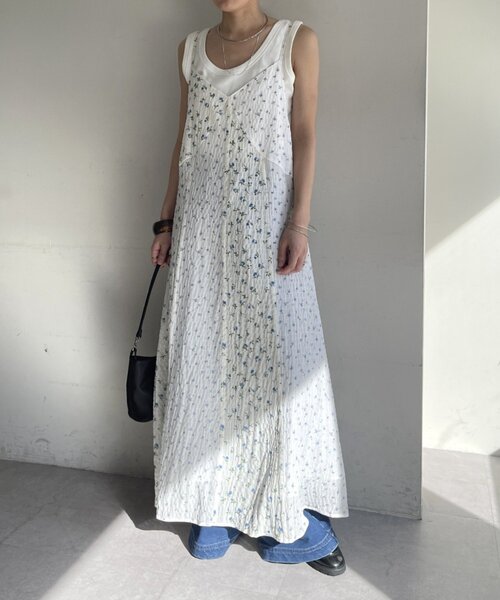 Omekashi（オメカシ）の「フラワーパネルキャミワンピース（ワンピース・レディース・ブラック/オフホワイト・38/36）」の22枚目の写真