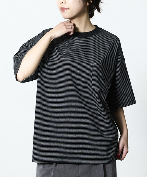 FREAK'S STORE(フリークスストア)の「限定展開 STORATECH/ストラテック ワイドシルエット クルーネックTシャツ/抗菌/防臭/制菌/UVカット/接触冷感/吸水速乾(Tシャツ/カットソー・メンズ・ブラック/スミクロ/グレー系その他/ブラック系その他/ホワイト系その他/ホワイト/グレイッシュベージュ・SMALL/X-LARGE/LARGE/MEDIUM)」の4枚目の写真