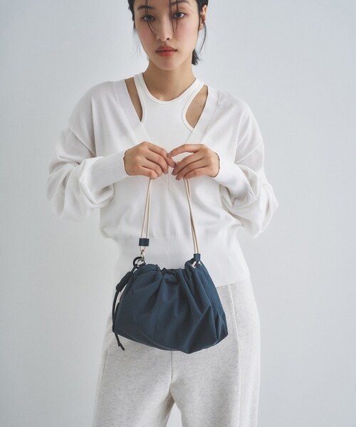 &MyuQ(アンドミューク)の「&MyuQ|HEBE petit(ショルダーバッグ・レディース・ブルー/ブラック・00)」の1枚目の写真