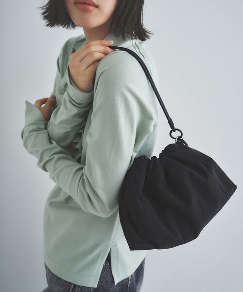 &MyuQ(アンドミューク)の「&MyuQ|HEBE petit(ショルダーバッグ・レディース・ブルー/ブラック・00)」の2枚目の写真