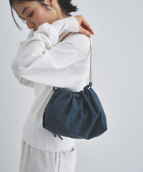 &MyuQ(アンドミューク)の「&MyuQ|HEBE petit(ショルダーバッグ・レディース・ブルー/ブラック・00)」の3枚目の写真
