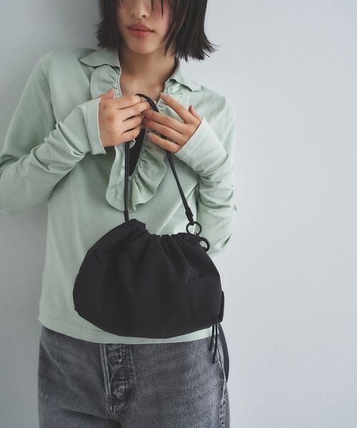 &MyuQ(アンドミューク)の「&MyuQ|HEBE petit(ショルダーバッグ・レディース・ブルー/ブラック・00)」の6枚目の写真