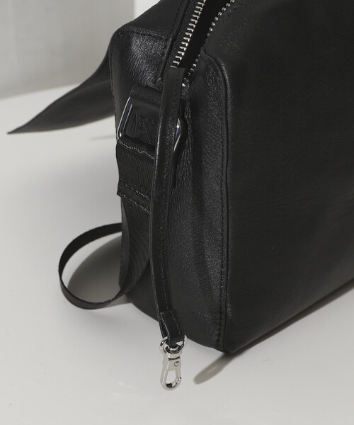 Firsthand（ファーストハンド）の「Firsthand/ファーストハンド Leather Editor's Flap Shoulder Bag / レザー エディターズ フラップショルダー / 牛革 / 撥水レザー（ショルダーバッグ・メンズ・ブラック・ONE SIZE）」の12枚目の写真