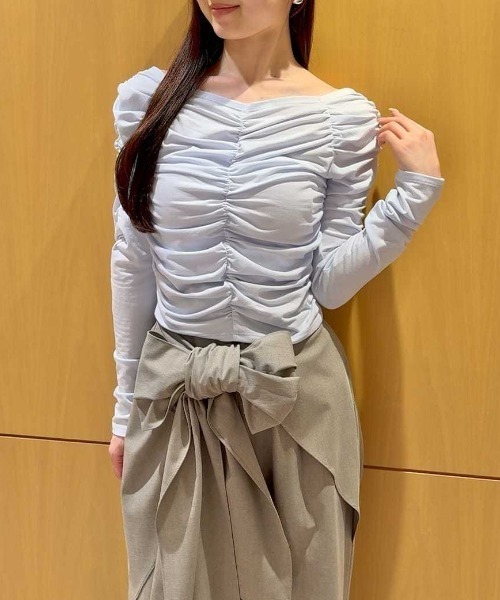 SNIDEL(スナイデル)の「ギャザーカットプルオーバー(Tシャツ/カットソー・レディース・ホワイト/サックスブルー/レッド/その他・F)」の2枚目の写真