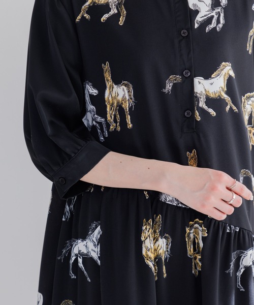 Paradise Picnic（パラダイスピクニック）の「ホース柄アシメ切替ワンピース（ワンピース・レディース・アイボリー/ブラック・FREE）」の5枚目の写真
