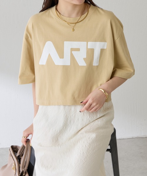GOOD MOTIVE TEE(グッドモチーブティー)の「GOOD MOTIVE TEE/ロゴTシャツ(Tシャツ/カットソー・レディース・ベージュ・FREE)」の1枚目の写真