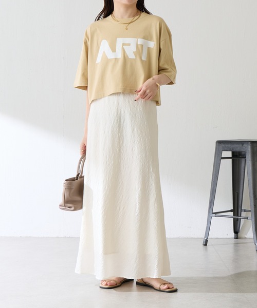 GOOD MOTIVE TEE(グッドモチーブティー)の「GOOD MOTIVE TEE/ロゴTシャツ(Tシャツ/カットソー・レディース・ベージュ・FREE)」の2枚目の写真