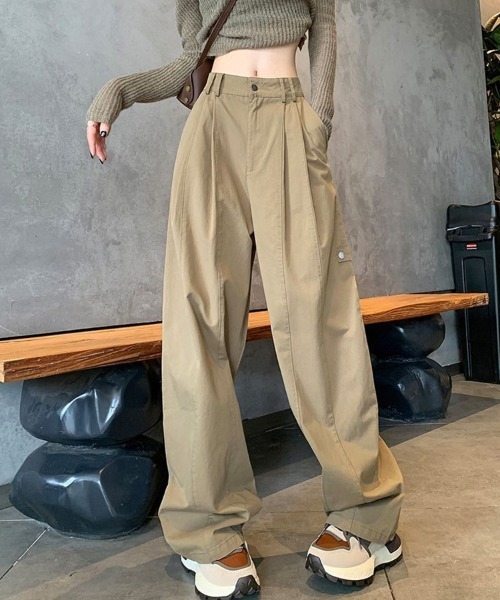 SallyLunn(サリーラン)の「ハイウエストタックワイドカーゴパンツ(カーゴパンツ・レディース・アイボリー/カーキ/ブラウン・LARGE/MEDIUM)」の3枚目の写真