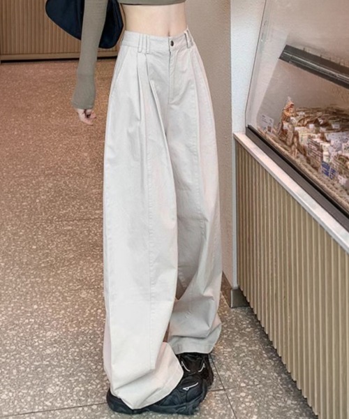SallyLunn(サリーラン)の「ハイウエストタックワイドカーゴパンツ(カーゴパンツ・レディース・アイボリー/カーキ/ブラウン・LARGE/MEDIUM)」の1枚目の写真