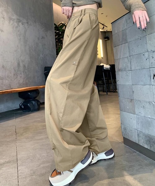 SallyLunn(サリーラン)の「ハイウエストタックワイドカーゴパンツ(カーゴパンツ・レディース・アイボリー/カーキ/ブラウン・LARGE/MEDIUM)」の11枚目の写真