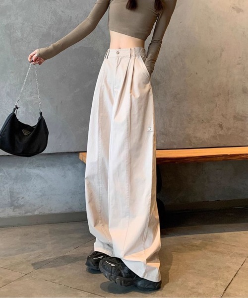 SallyLunn(サリーラン)の「ハイウエストタックワイドカーゴパンツ(カーゴパンツ・レディース・アイボリー/カーキ/ブラウン・LARGE/MEDIUM)」の13枚目の写真
