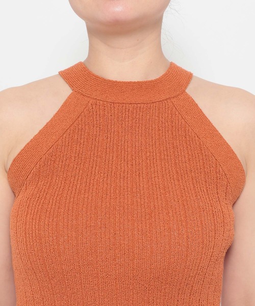 mysty woman（ミスティウーマン）の「ホルターバッククロスニットNS 665897（ニット/セーター・レディース・アイボリー/ブラック/オレンジ・FREE）」の16枚目の写真