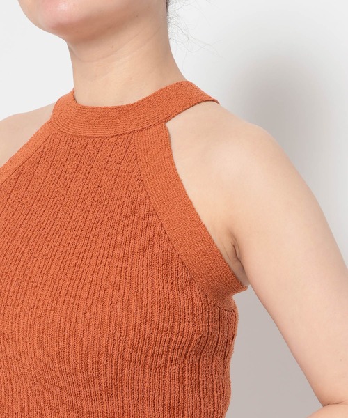 mysty woman（ミスティウーマン）の「ホルターバッククロスニットNS 665897（ニット/セーター・レディース・アイボリー/ブラック/オレンジ・FREE）」の17枚目の写真