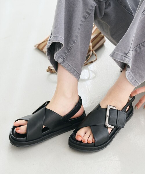 セール】ビッグバックル クロスストラップ サンダル（サンダル