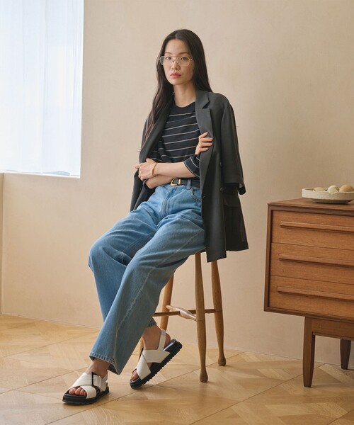 BEAUTY&YOUTH UNITED ARROWS(ビューティーアンドユースユナイテッドアローズ)の「ビッグバックル クロスストラップ サンダル(サンダル・レディース・ブラック/オフホワイト・38/37/36)」の5枚目の写真