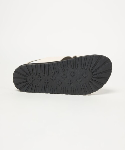 BEAUTY&YOUTH UNITED ARROWS(ビューティーアンドユースユナイテッドアローズ)の「ビッグバックル クロスストラップ サンダル(サンダル・レディース・ブラック/オフホワイト・38/37/36)」の16枚目の写真