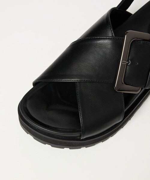 BEAUTY&YOUTH UNITED ARROWS(ビューティーアンドユースユナイテッドアローズ)の「ビッグバックル クロスストラップ サンダル(サンダル・レディース・ブラック/オフホワイト・38/37/36)」の22枚目の写真