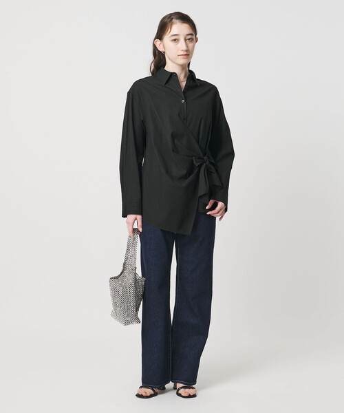 UNITED ARROWS（ユナイテッドアローズ）の「ドレープ ギャザー シャツ ‐ウォッシャブル‐（シャツ/ブラウス・レディース・オフホワイト/ブラック/オリーブ・FREE）」の9枚目の写真