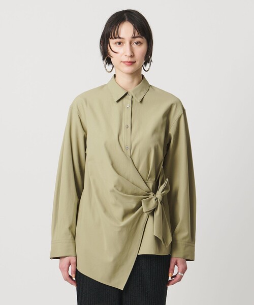 UNITED ARROWS（ユナイテッドアローズ）の「ドレープ ギャザー シャツ ‐ウォッシャブル‐（シャツ/ブラウス・レディース・オフホワイト/ブラック/オリーブ・FREE）」の10枚目の写真