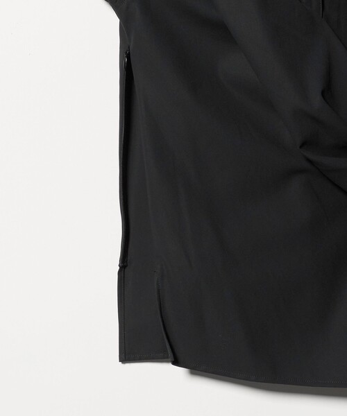 UNITED ARROWS（ユナイテッドアローズ）の「ドレープ ギャザー シャツ ‐ウォッシャブル‐（シャツ/ブラウス・レディース・オフホワイト/ブラック/オリーブ・FREE）」の22枚目の写真