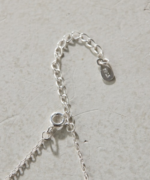 COLLAGE GALLARDAGALANTE(コラージュガリャルダガランテ)の「Sivelle./Silver925 ノットモチーフネックレス(ネックレス・レディース・シルバー・FREE)」の4枚目の写真
