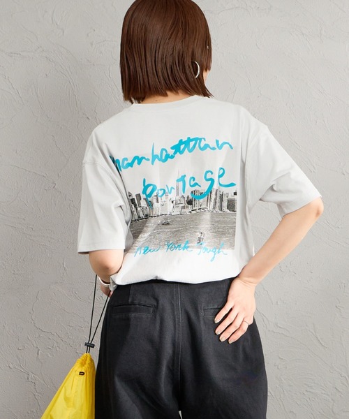 Manhattan Portage（マンハッタンポーテージ）の「[MANHATTAN PORTAGE/マンハッタンポーテージ] 別注 バックフォトプリントTシャツ（Tシャツ/カットソー・レディース・ブラック/ピンク/ライトグレー・XL/L/M/S）」の3枚目の写真