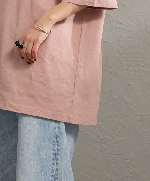 Manhattan Portage（マンハッタンポーテージ）の「[MANHATTAN PORTAGE/マンハッタンポーテージ] 別注 バックフォトプリントTシャツ（Tシャツ/カットソー・レディース・ブラック/ピンク/ライトグレー・XL/L/M/S）」の4枚目の写真