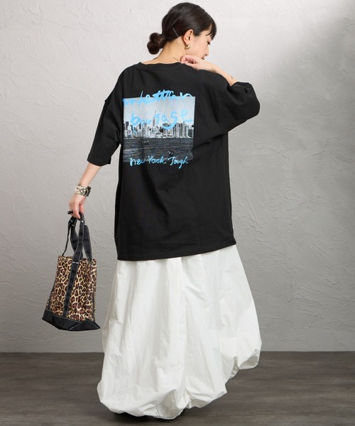 Manhattan Portage（マンハッタンポーテージ）の「[MANHATTAN PORTAGE/マンハッタンポーテージ] 別注 バックフォトプリントTシャツ（Tシャツ/カットソー・レディース・ブラック/ピンク/ライトグレー・XL/L/M/S）」の5枚目の写真