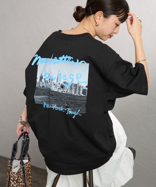 Manhattan Portage（マンハッタンポーテージ）の「[MANHATTAN PORTAGE/マンハッタンポーテージ] 別注 バックフォトプリントTシャツ（Tシャツ/カットソー・レディース・ブラック/ピンク/ライトグレー・XL/L/M/S）」の7枚目の写真