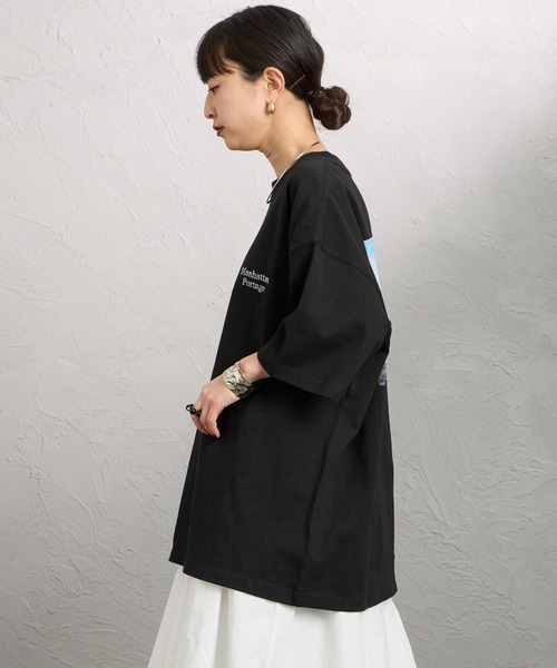 Manhattan Portage（マンハッタンポーテージ）の「[MANHATTAN PORTAGE/マンハッタンポーテージ] 別注 バックフォトプリントTシャツ（Tシャツ/カットソー・レディース・ブラック/ピンク/ライトグレー・XL/L/M/S）」の10枚目の写真